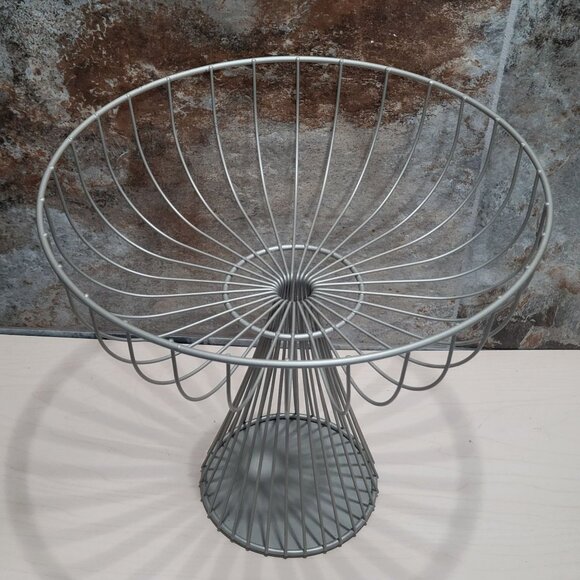 Centerpiece Fruit Vegetable Metal Basket with Stand - Picture 2 of 9